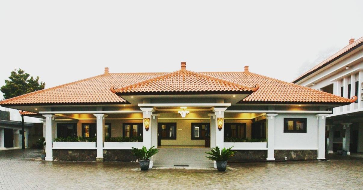 Avila Ketapan Rame Hotel Prigen Exteriör bild