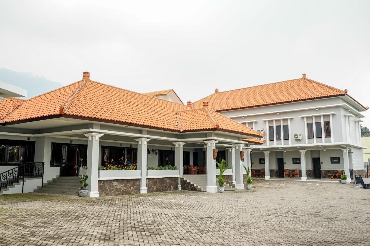 Avila Ketapan Rame Hotel Prigen Exteriör bild