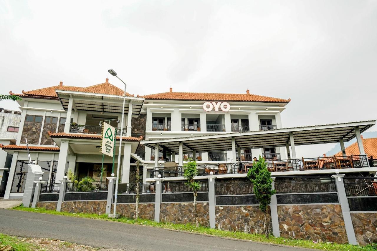Avila Ketapan Rame Hotel Prigen Exteriör bild